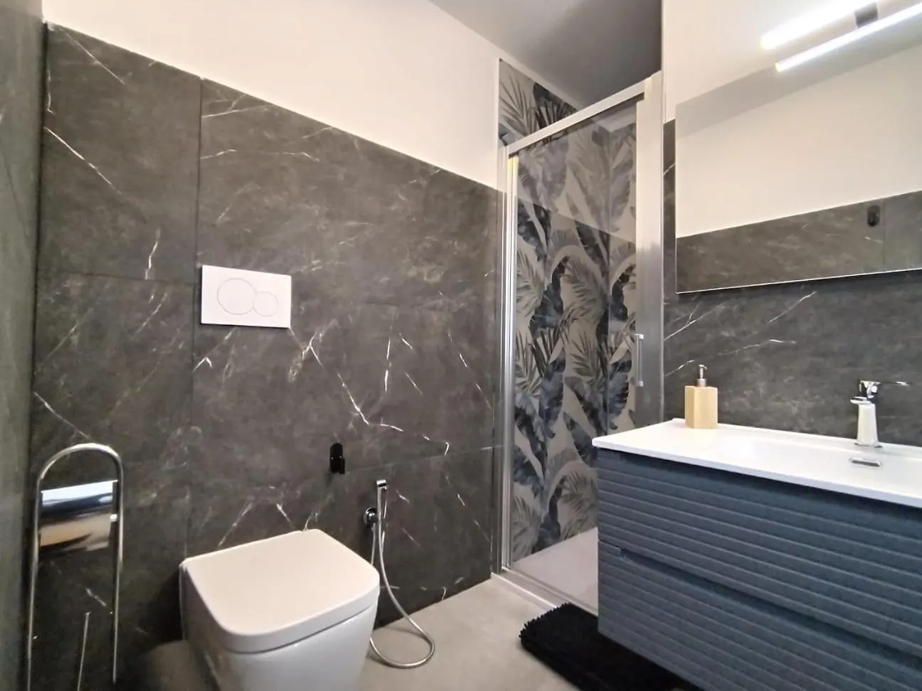 Guest house Bb Cadore Casa Vacanze Varese Italy
